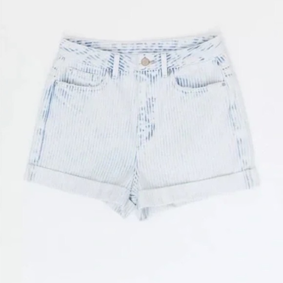 Urban Outfitters BDG High Rise Mom Denim Shorts in Faded Stripe Size 29 - Picture 5 of 11